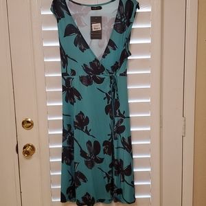 NWT Reborn floral wrap dress